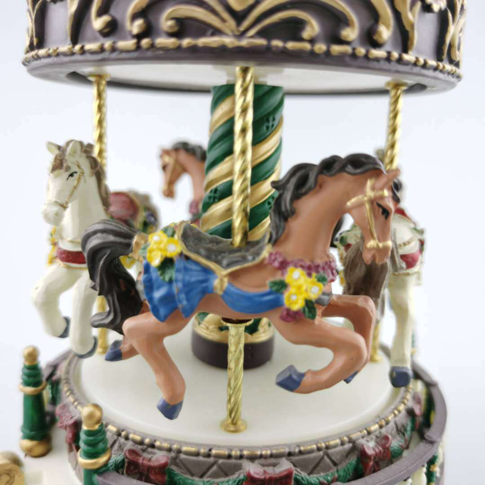 Carousel Music Box Christmas G – обзор и цена Snow Globe Musical